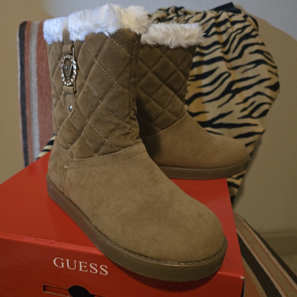 Guess boots